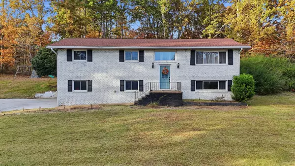 25 Carolyn LN, Rossville, GA 30741