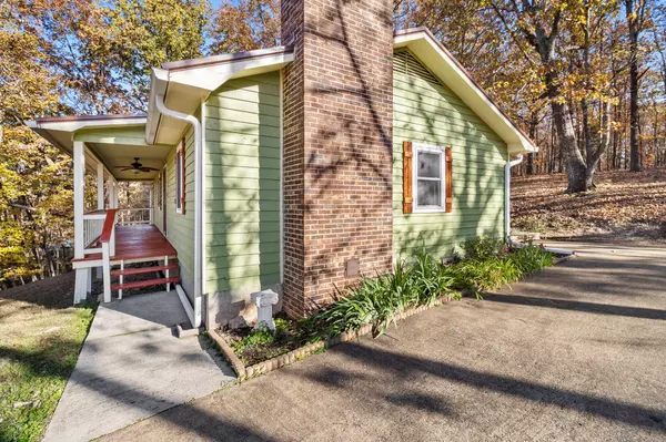 Cleveland, TN 37323,301 Live Oak TRL