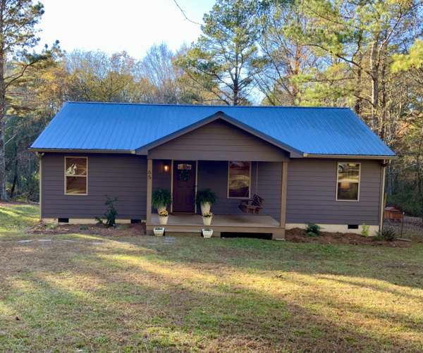 65 Henry Lee LN, Tunnel Hill, GA 30755