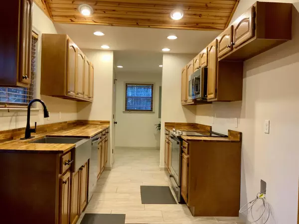 Tunnel Hill, GA 30755,65 Henry Lee LN