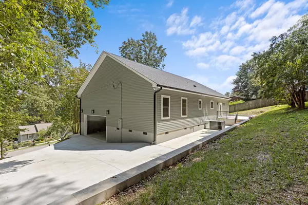 Chattanooga, TN 37412,107 Douglas DR