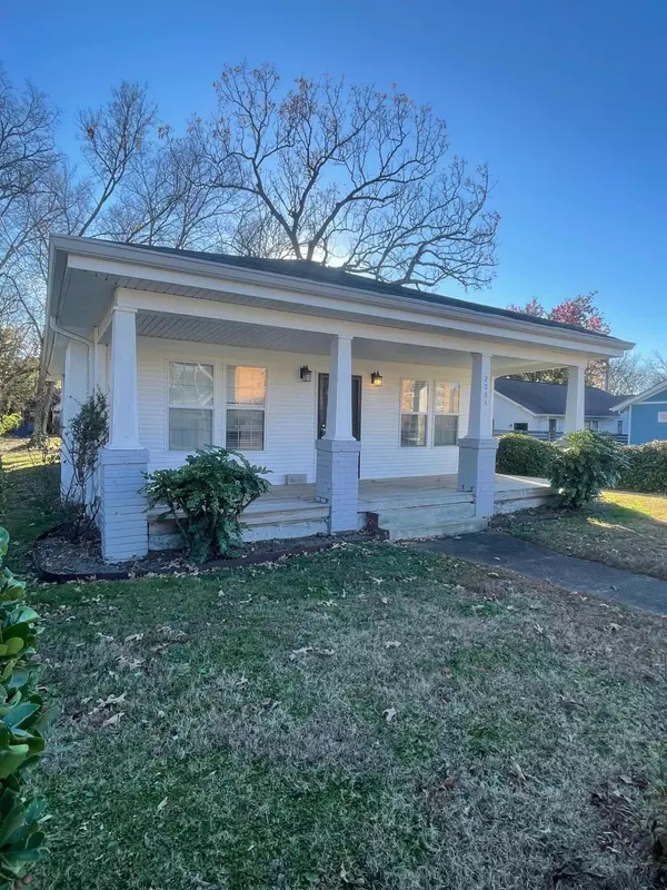 Chattanooga, TN 37404,2004 Anderson AVE