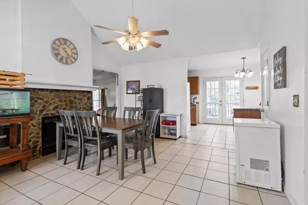 Chatsworth, GA 30705,162 Shawn LN