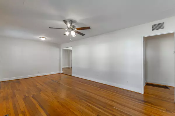 Chattanooga, TN 37421,305 Nelson RD