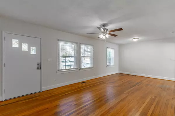 Chattanooga, TN 37421,305 Nelson RD