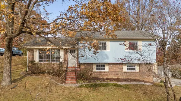 815 Sutton DR, Hixson, TN 37343