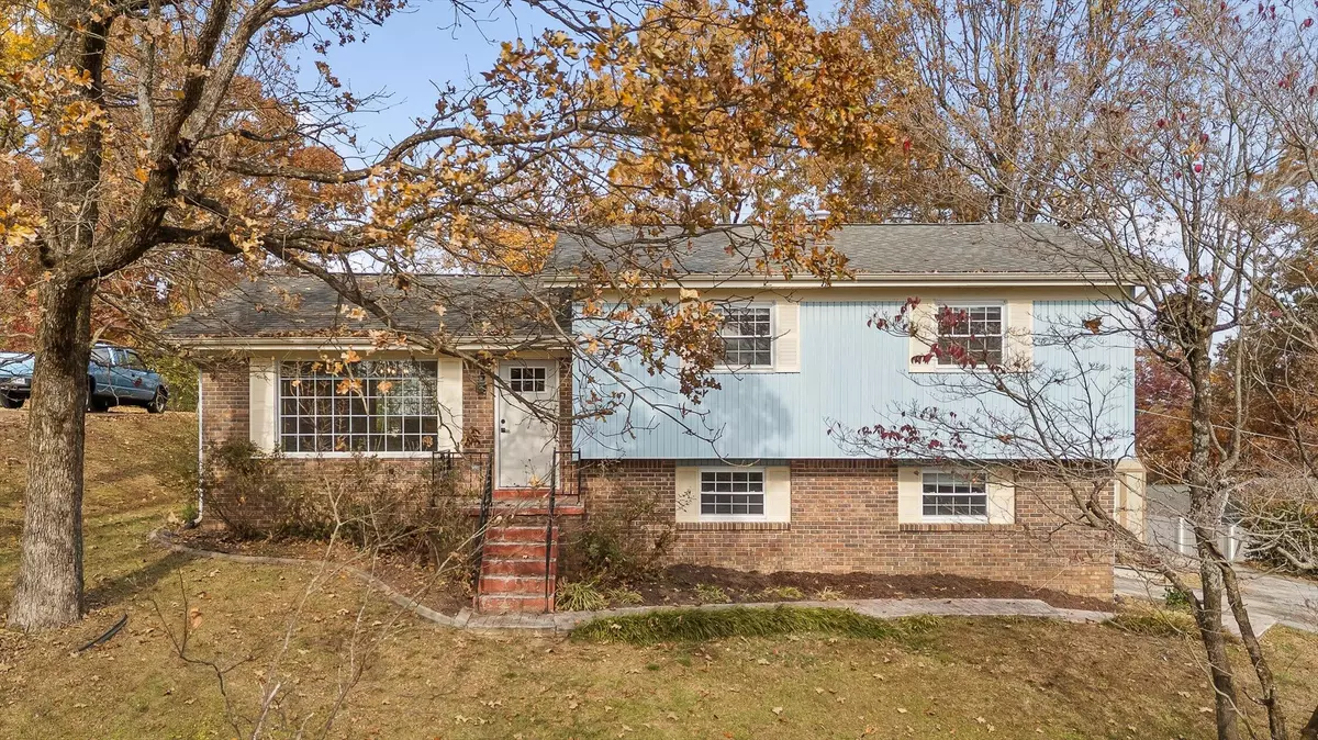 Hixson, TN 37343,815 Sutton DR