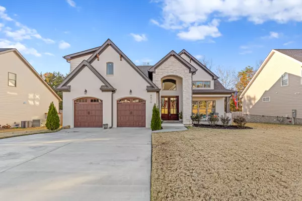 8870 Silver Maple Dr, Ooltewah, TN 37363