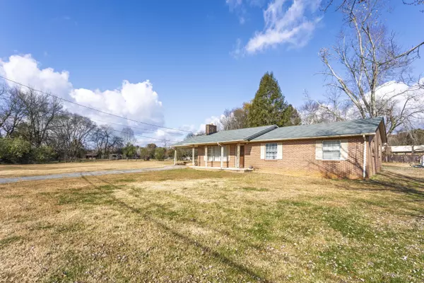 Dayton, TN 37321,148 Peggy LN