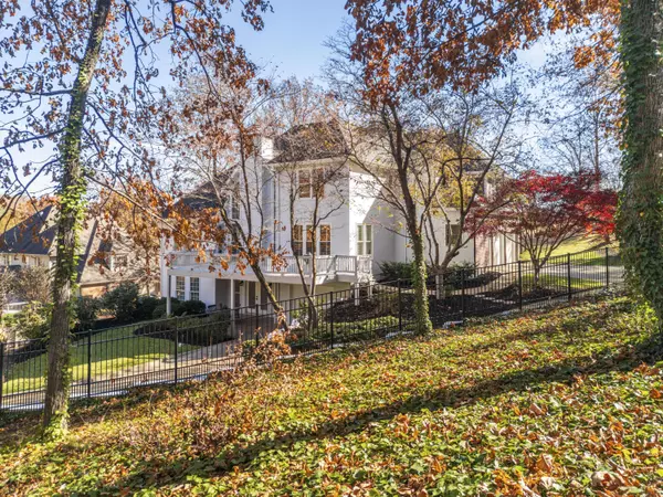 Chattanooga, TN 37421,711 Sunset Mountain DR