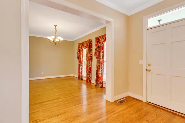 Chattanooga, TN 37415,5834 Courtyard CIR