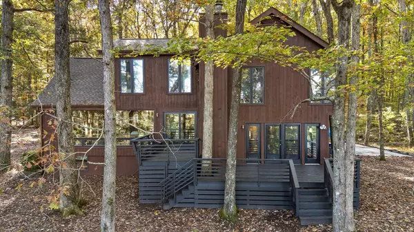 Sewanee, TN 37375,680 Rattlesnake Spring RD