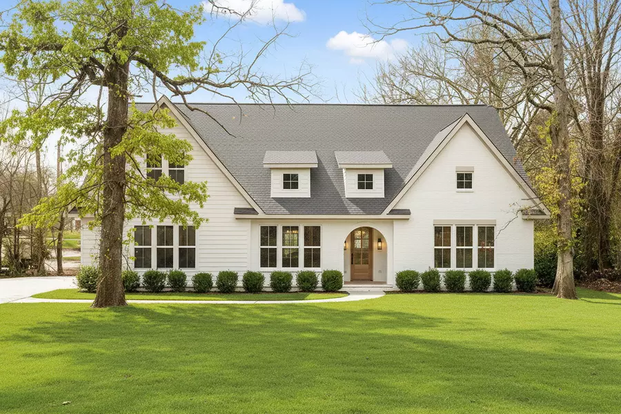 3903 Anderson PIKE, Signal Mountain, TN 37377