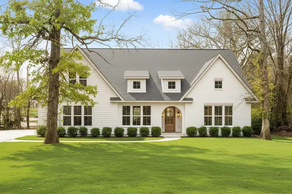 3903 Anderson PIKE, Signal Mountain, TN 37377