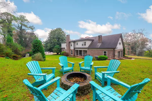 Chattanooga, TN 37406,2413 Woolson RD