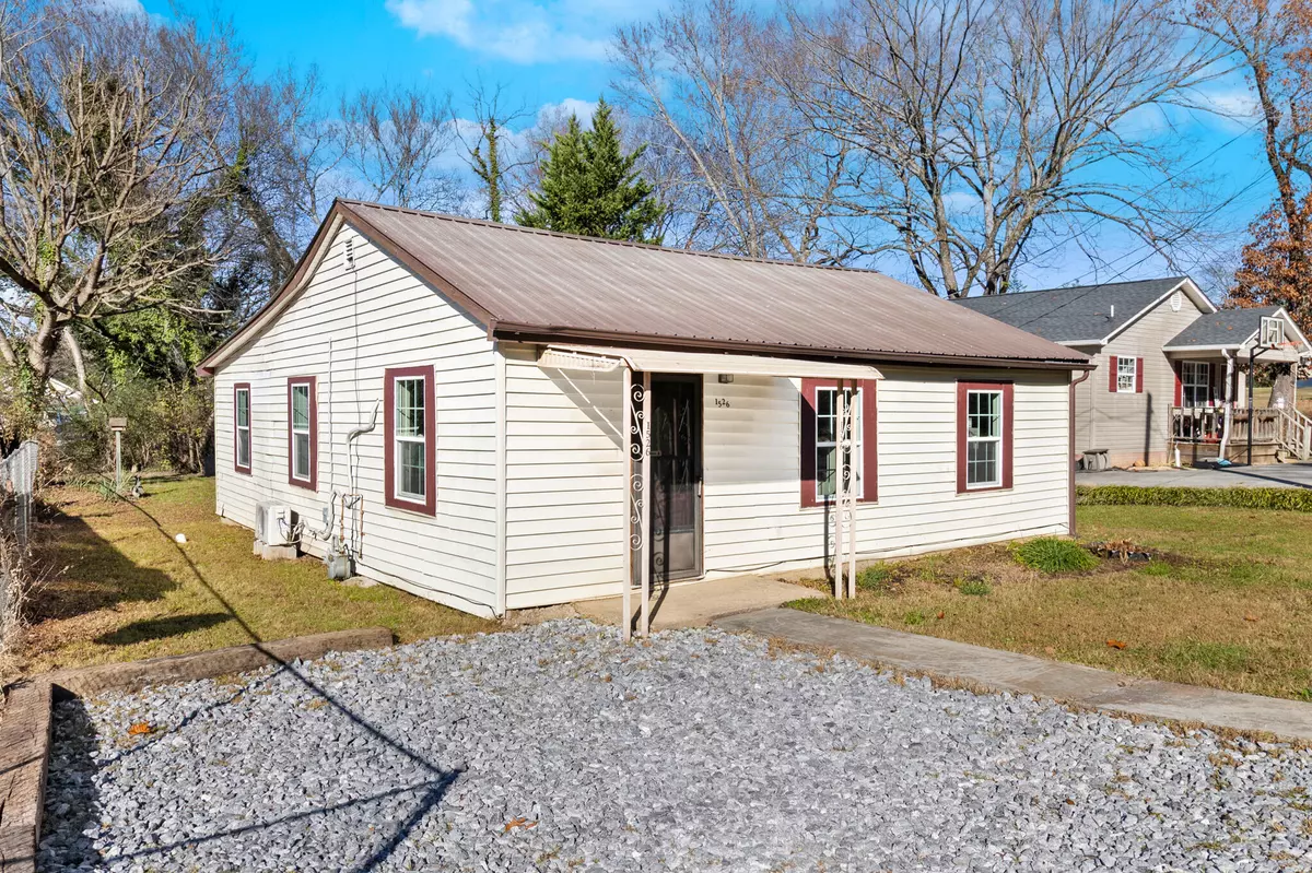 Athens, TN 37303,1526 View ST