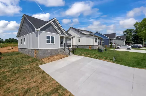 Trenton, GA 30752,102 Sunset DR