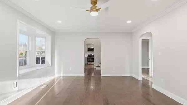 Signal Mountain, TN 37377,928 Ridgeway AVE