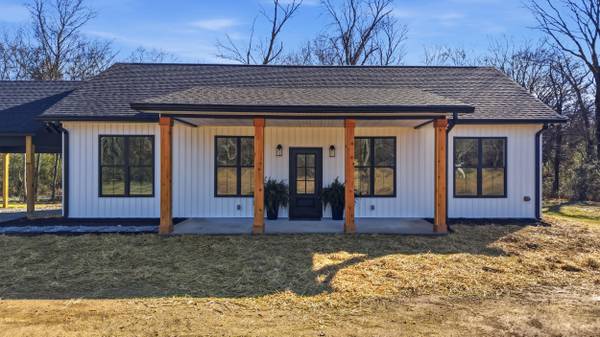 208 Old State Hwy 28, Whitwell, TN 37397