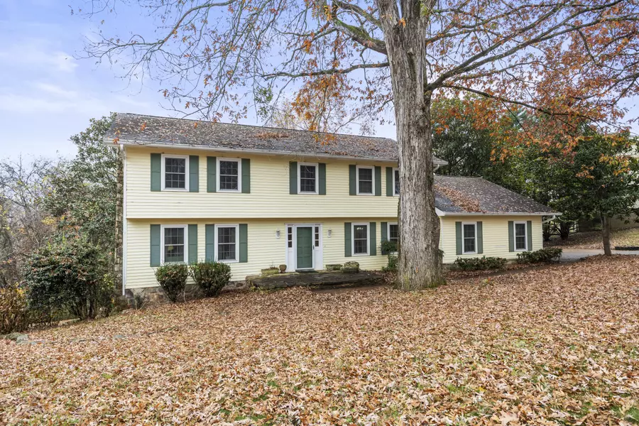 1634 Colonial Shores DR, Hixson, TN 37343