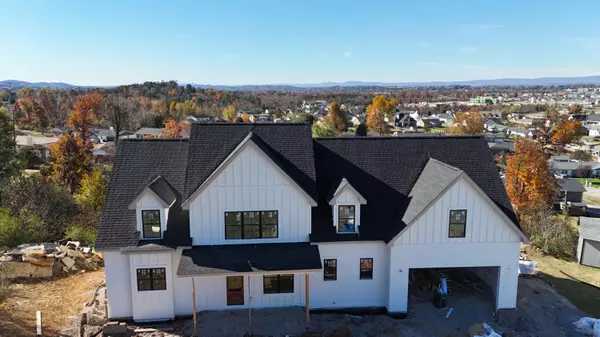 Chattanooga, TN 37421,8114 Holly Hills DR