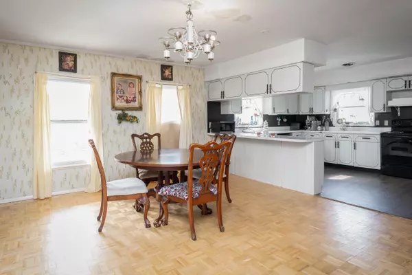 Chattanooga, TN 37421,8009 Shallowford RD