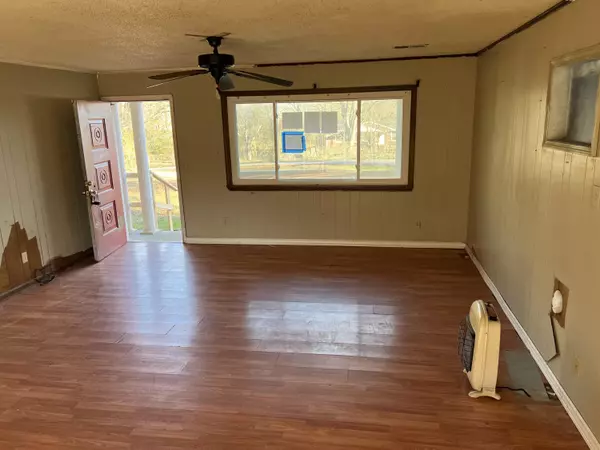 Whitwell, TN 37397,222 Magnolia ST