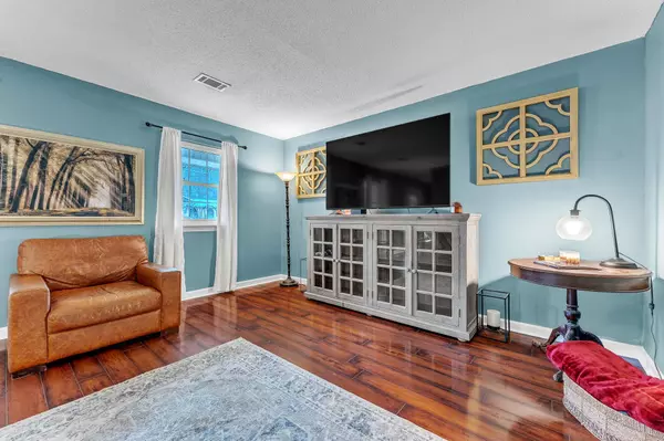 Chattanooga, TN 37421,2011 Morris Hill RD