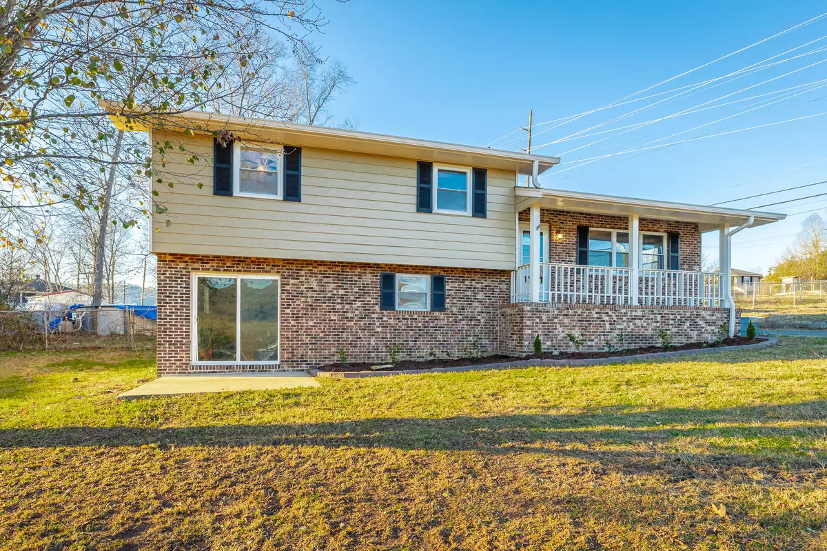 Trenton, GA 30752,185 Glenview DR