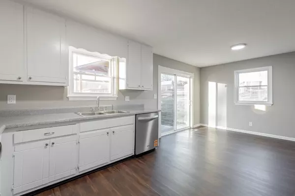 Trenton, GA 30752,185 Glenview DR