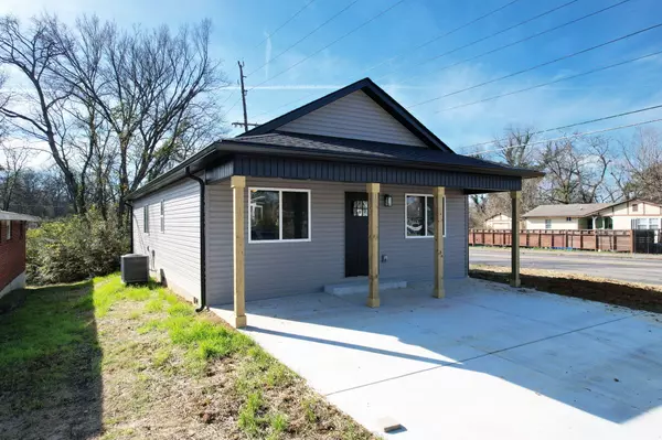 Chattanooga, TN 37421,2000 Cooley ST