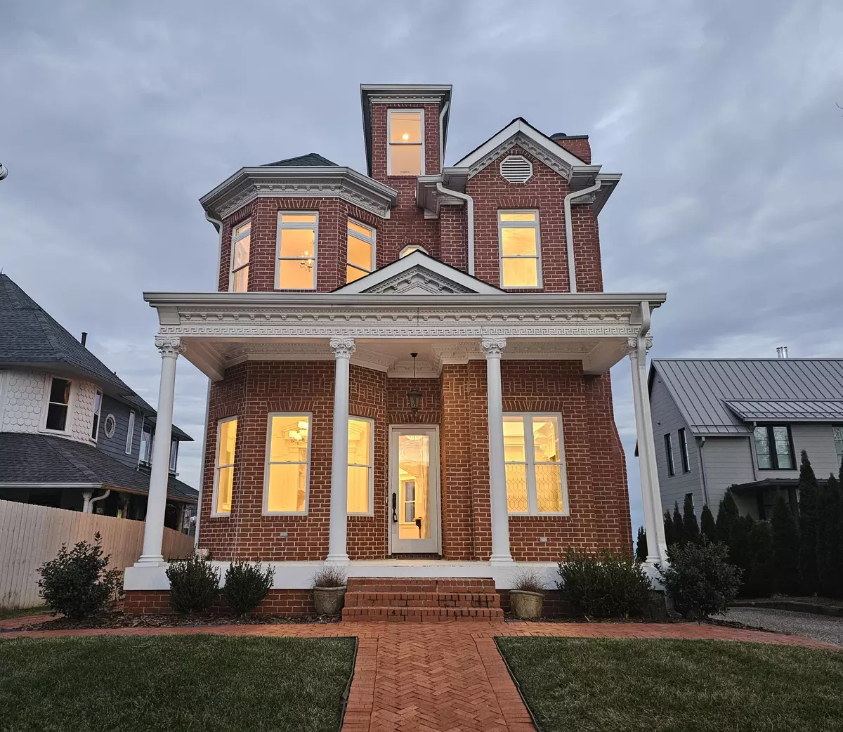 Lookout Mountain, TN 37350,1115 Brow RD