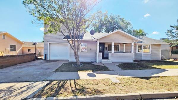 716 N Warren Avenue,  Winslow,  AZ 86047