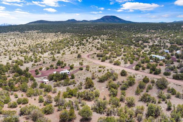 Williams, AZ 86046,943 E Sidewinder Road