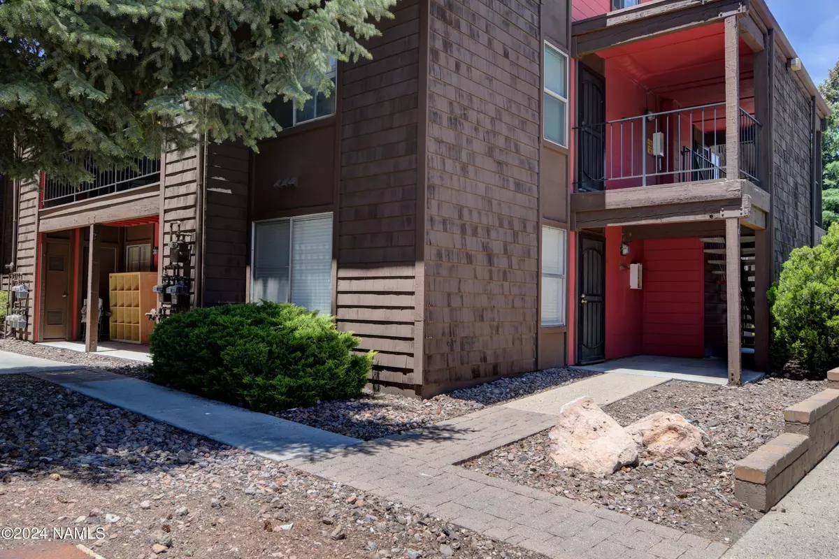 Flagstaff, AZ 86001,1200 S Riordan Ranch Street #111