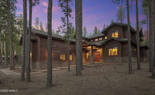 2272 N Fremont Boulevard,  Flagstaff,  AZ 86001