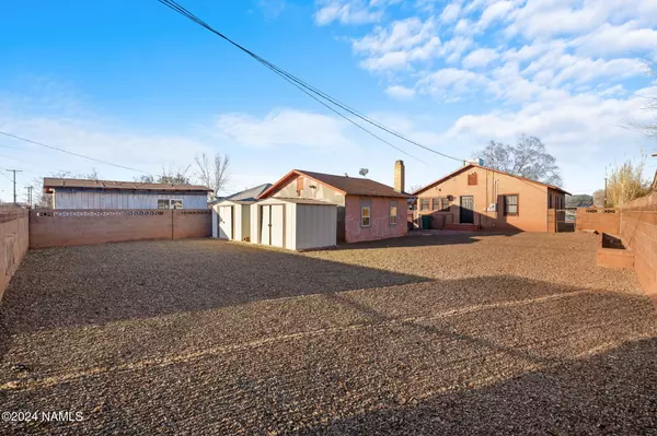 Winslow, AZ 86047,609 W Maple Street