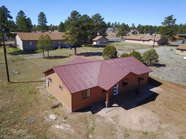 2215 PAGE DR,  Overgaard,  AZ 85933