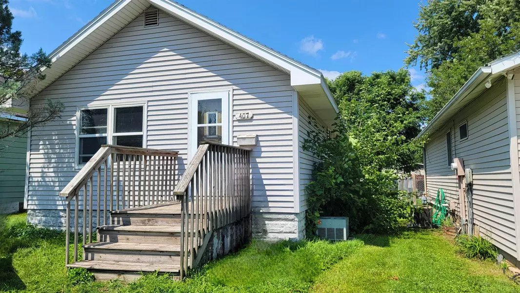 407 E 13th St, Spencer, IA 51301