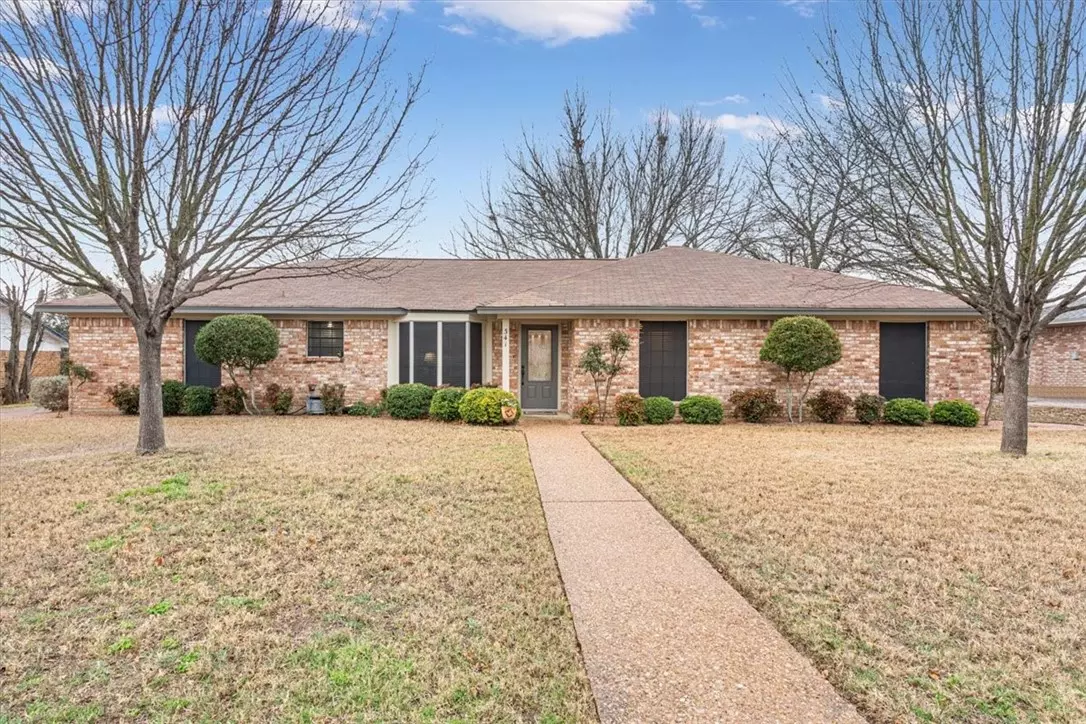 Hewitt, TX 76643,341 Cedarwood LN