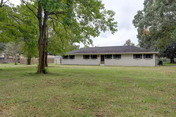 807 La Neuville, Lafayette, LA 70508