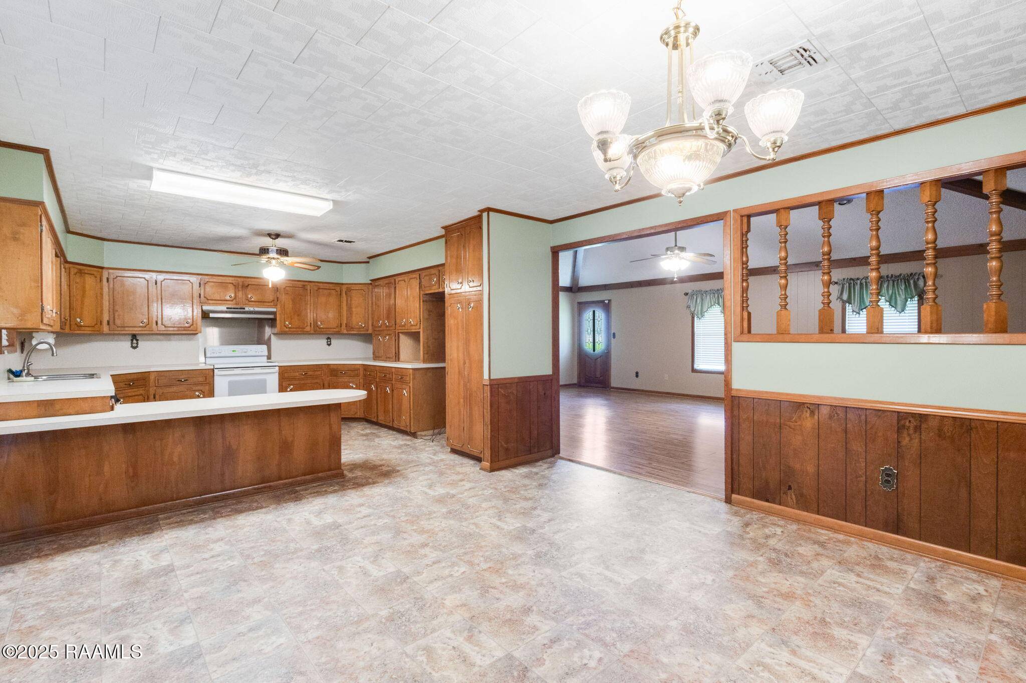 Ville Platte, LA 70586,1410 S Chataignier RD
