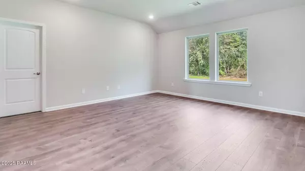 Opelousas, LA 70570,327 Crowne Parc DR
