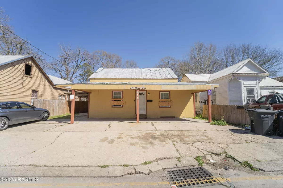 New Iberia, LA 70560,617 E St. Peter ST