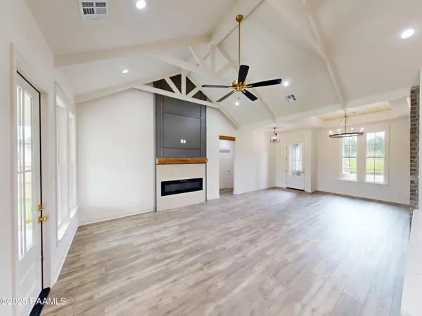Broussard, LA 70518,102 Fountain Meadow DR