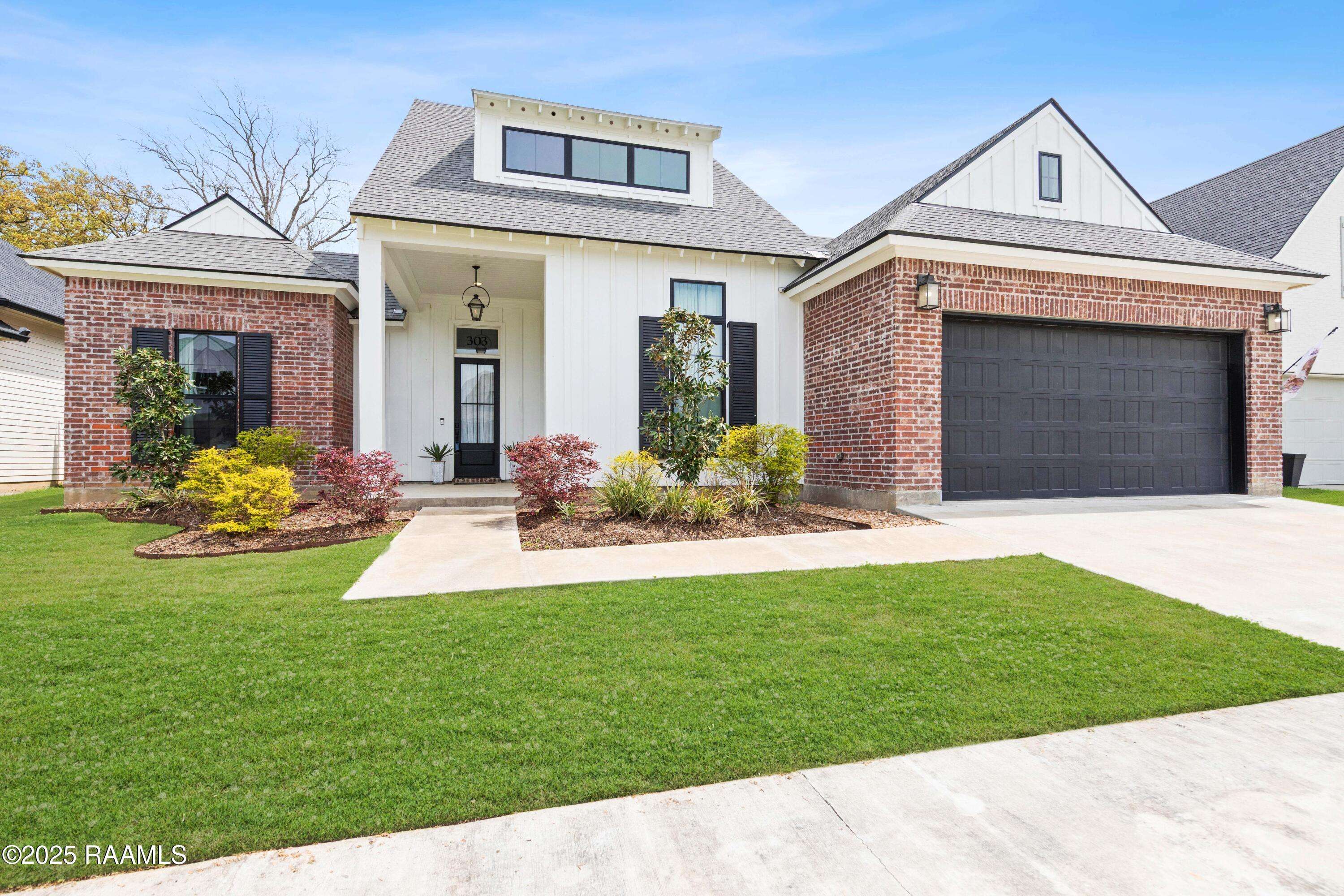 303 Canary Palm WAY, Youngsville, LA 70592