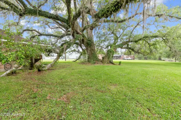 Arnaudville, LA 70512,2111 Main HWY