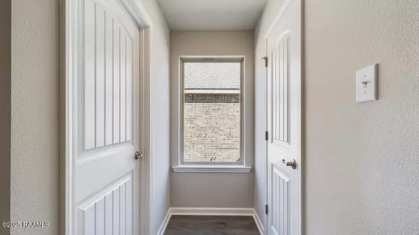 Broussard, LA 70518,117 Lake Ridge DR