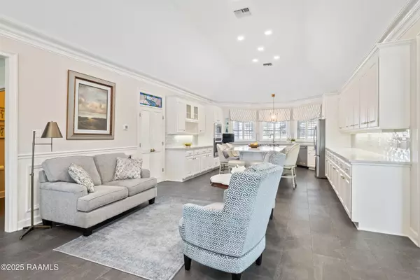New Iberia, LA 70563,27 Oak PL