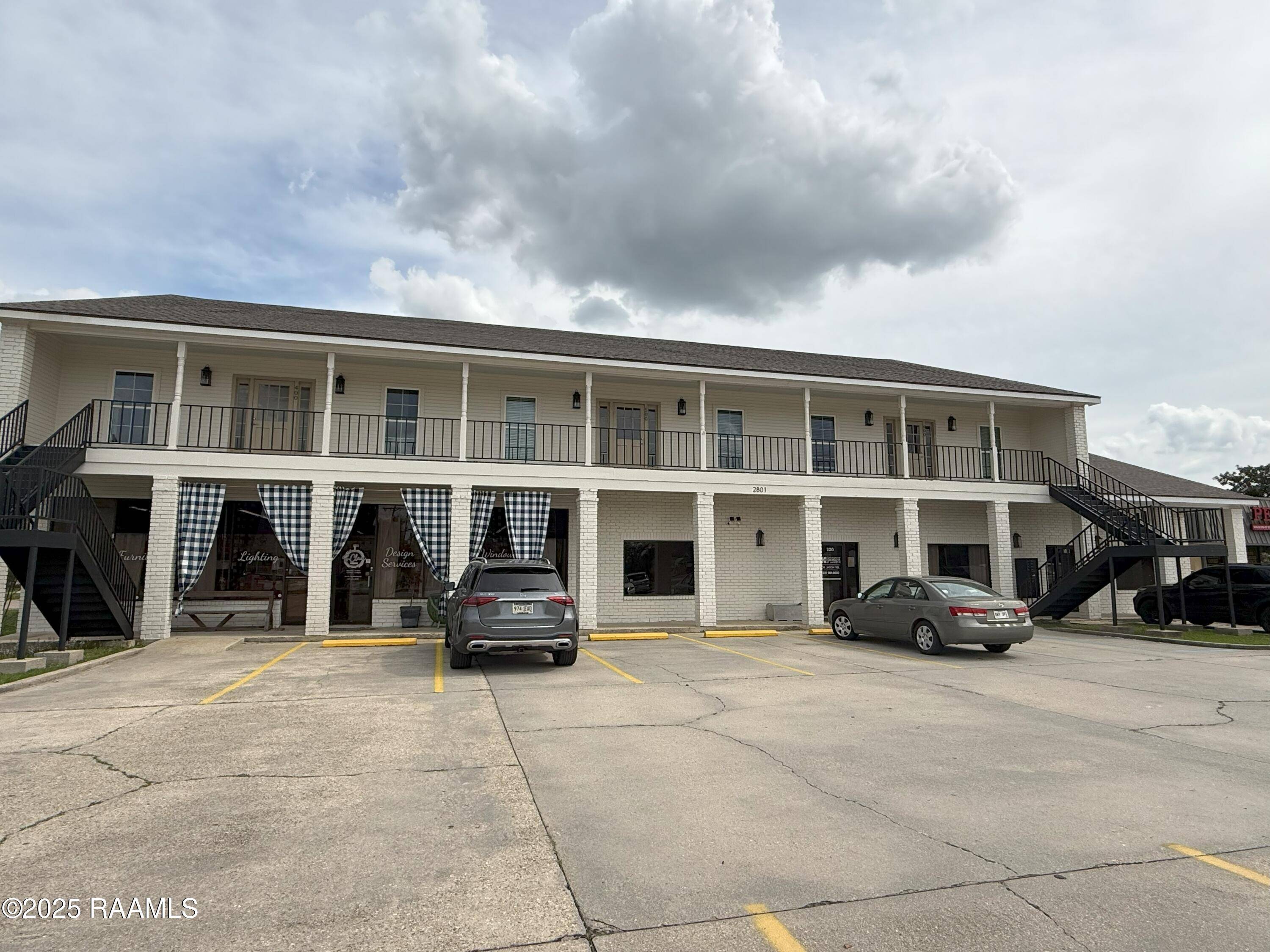 2801 Kaliste Saloom RD #300, Lafayette, LA 70508
